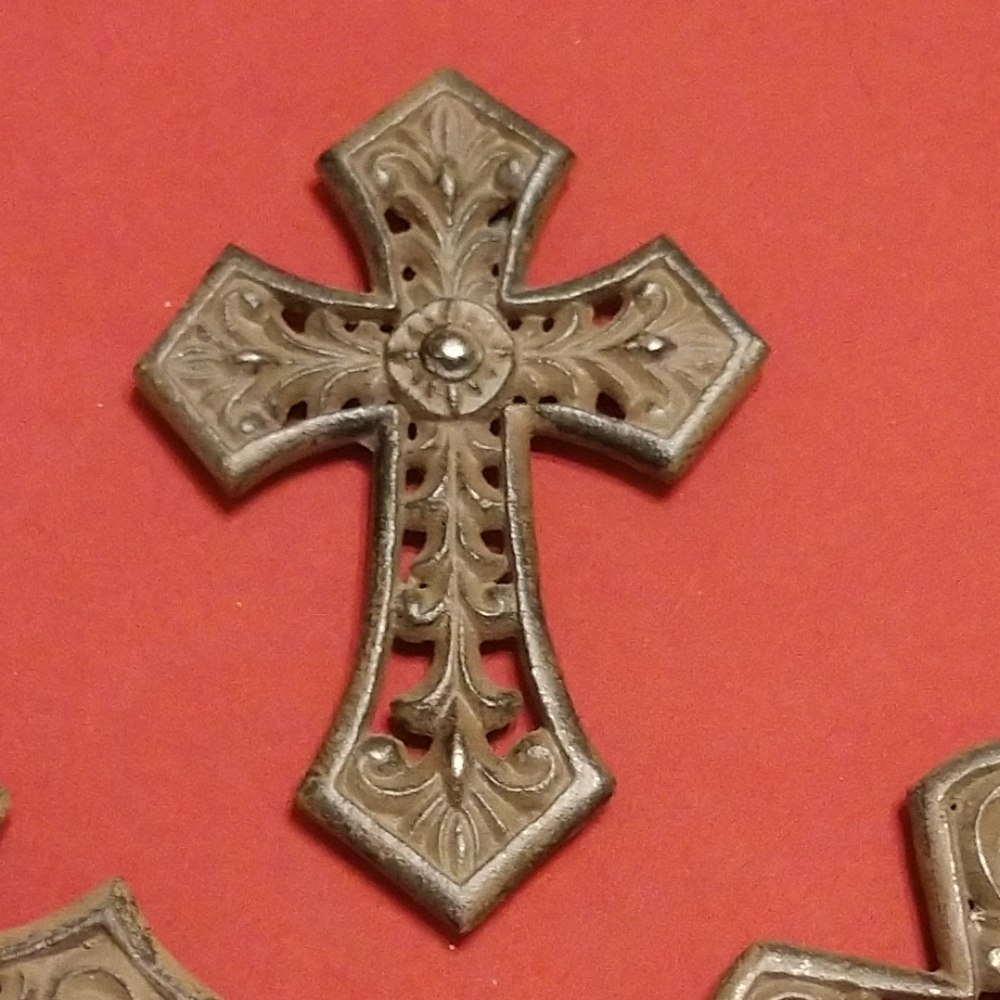 Set of 3 Small Cast Iron Wall Crosses - Picture 4 of 5